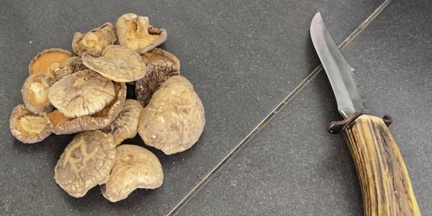 Setas shitake para paella de costilla